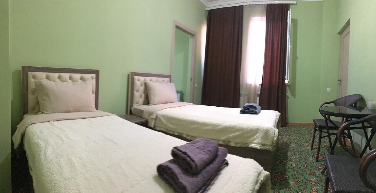 Отели типа «постель и завтрак» Hotel Astro Kapan Капан